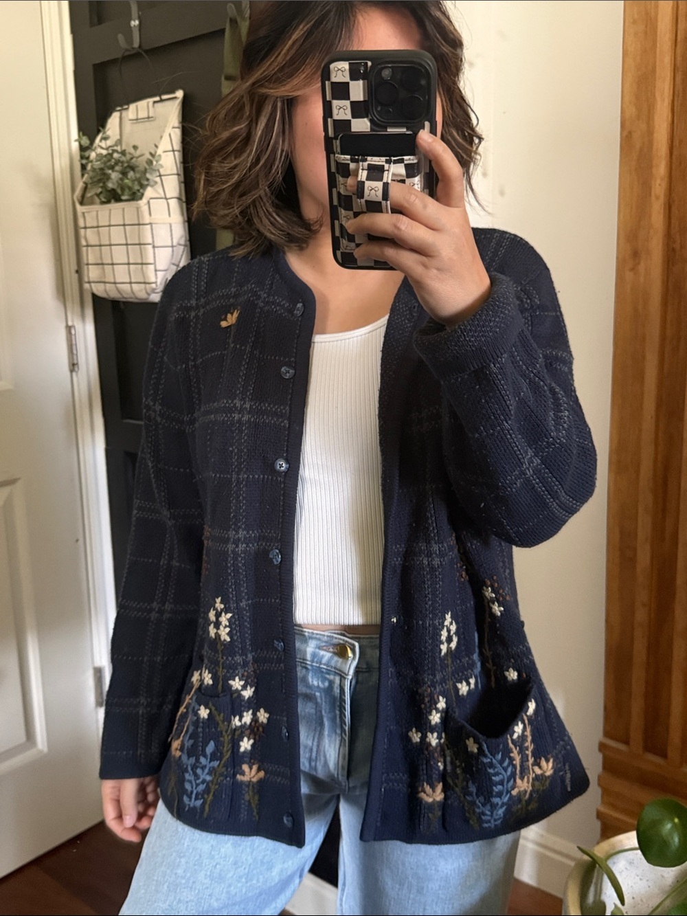 Vintage Classic Element 100% acrylic Embroidered Floral Cardigan. XL/16